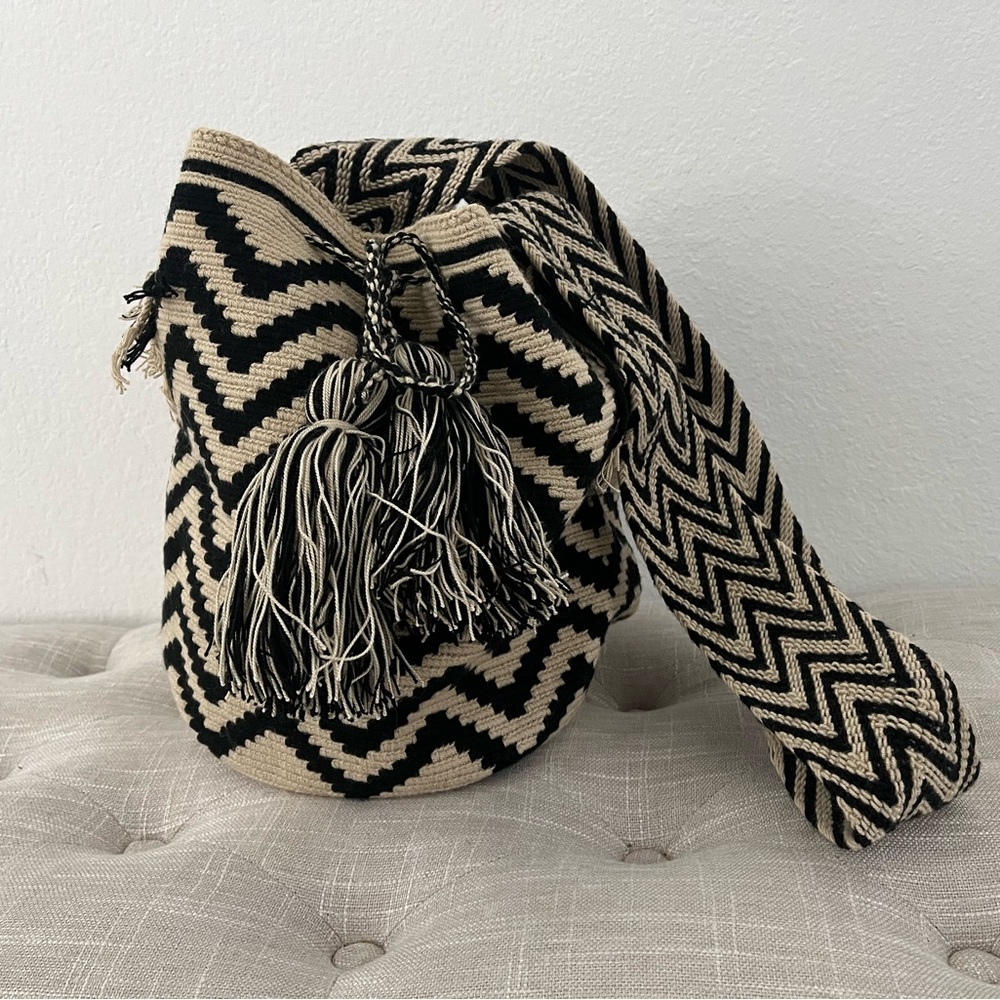 Wayuu Mochila bag - Ola Ébano- handwoven bag